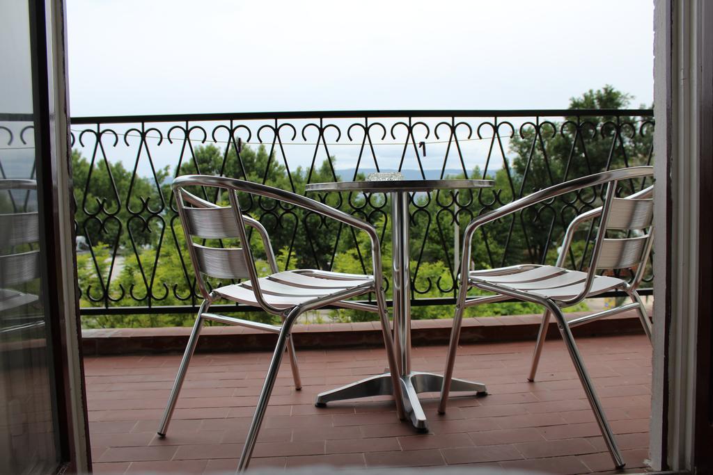 Pansion Begic Hotel Omis Ruang foto