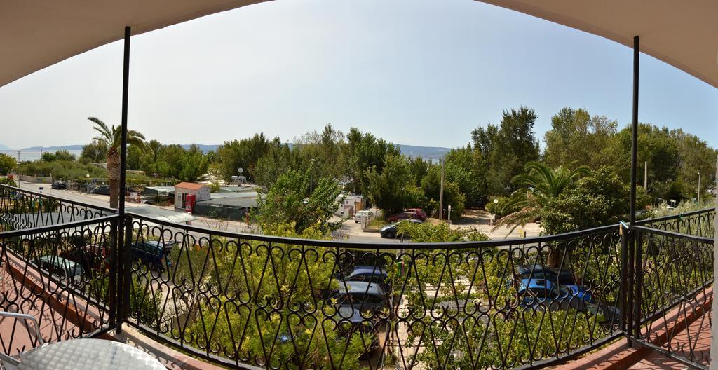 Pansion Begic Hotel Omis Bagian luar foto