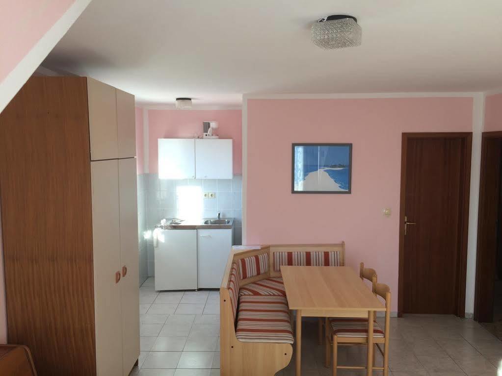 Pansion Begic Hotel Omis Bagian luar foto