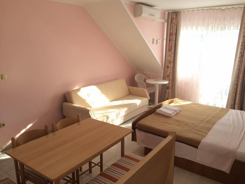 Pansion Begic Hotel Omis Bagian luar foto