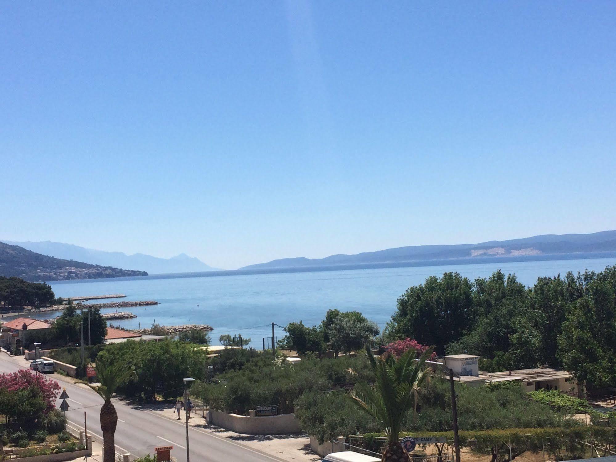 Pansion Begic Hotel Omis Bagian luar foto