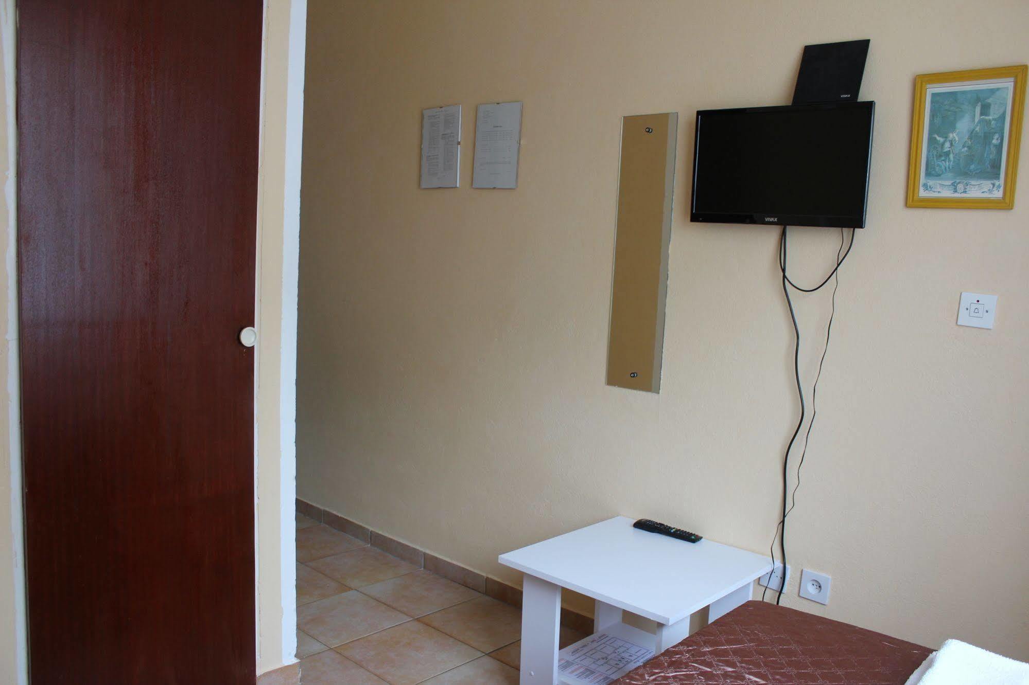 Pansion Begic Hotel Omis Bagian luar foto