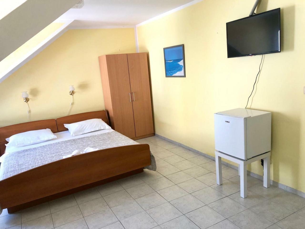 Pansion Begic Hotel Omis Bagian luar foto