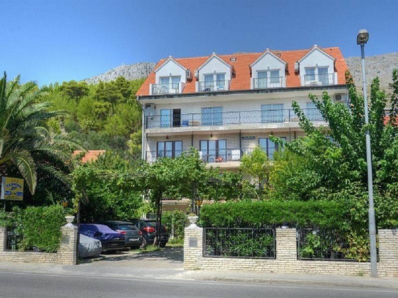 Pansion Begic Hotel Omis Bagian luar foto